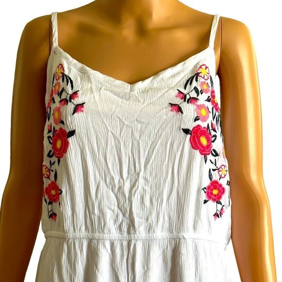 KELLY RENEÈ White Crepe Flower Embroidered Maxi Dress XLARGE - Picture 3 of 14